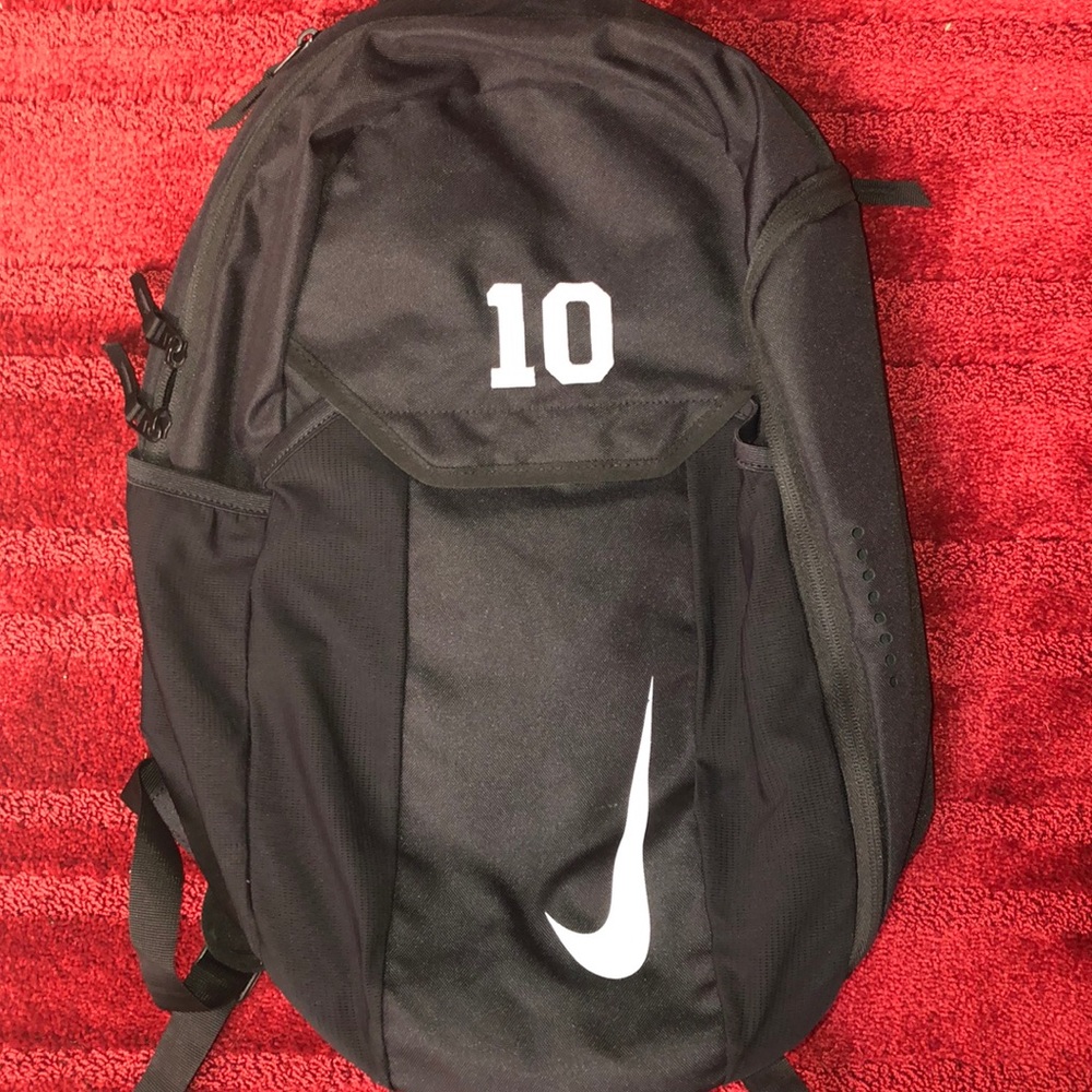 BLACK NIKE BACKPACK